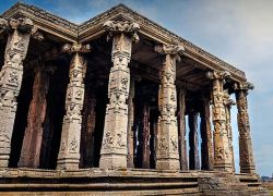 Kadalekalu Ganesha, Hampi
