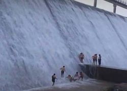 Aji Dam Garden in Rajkot