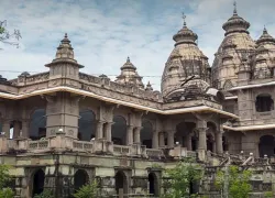 Naulakha Mandir in Deoghar