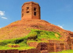 Chaukhandi Stupa in Sarnath
