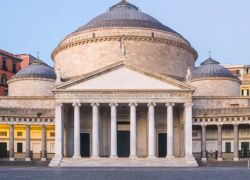 Piazza del Plebiscito in Naples