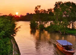 Ride a Boat on the Thu Bon River in Hoi An