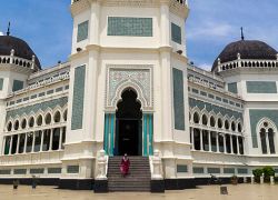 Mesjid Raya Mosque in Medan