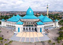 Masjid al Akbar in Surabaya