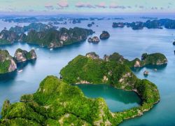 Hang Luồn in Ha Long