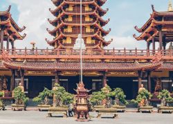 Van Thanh Temple in Vinh Long