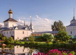 Tolga Monastery in Yaroslavl