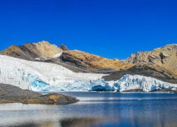 Pastoruri Glacier in Huaraz
