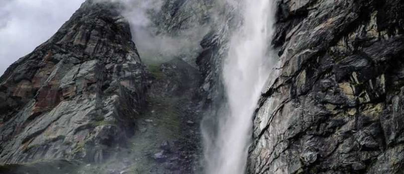 Vasudhara Falls