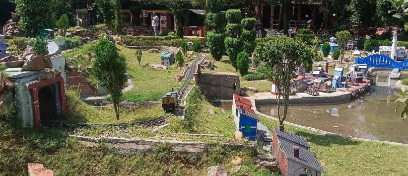 NeverEnuf Garden Railway
