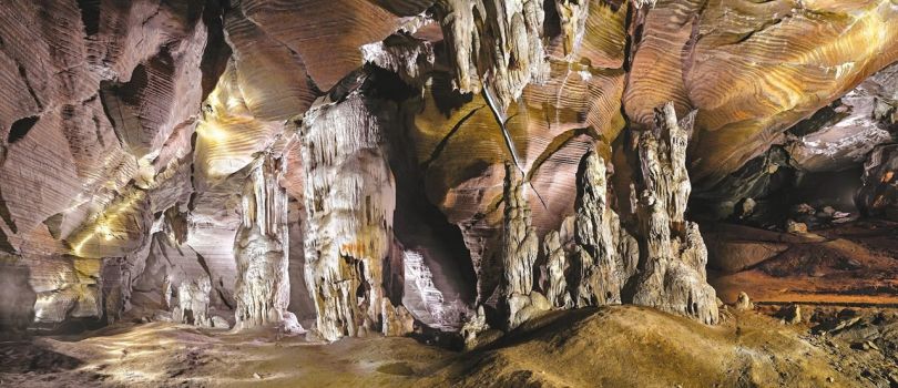 Kutumsar Caves