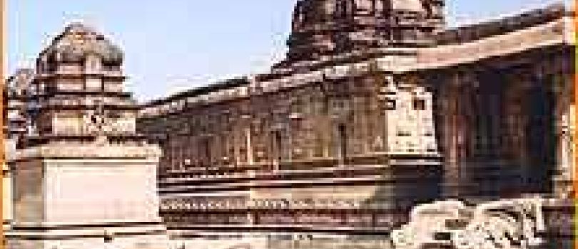 Hampi - Badami - Chitradurga - Belur - Halebid - Shravanabelagola - Mysore Tour Package
