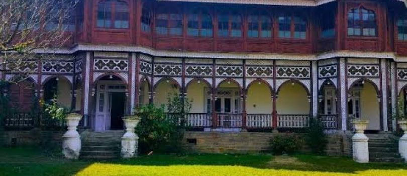Sarahan Palace