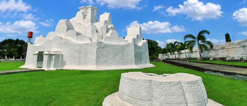 Gunongan Historical Park