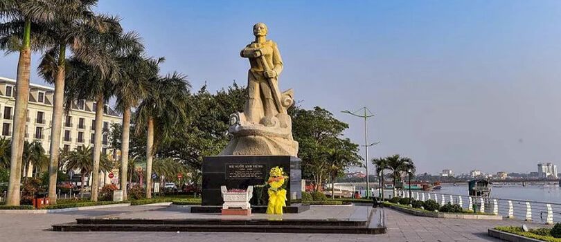 Mother Suot Monument