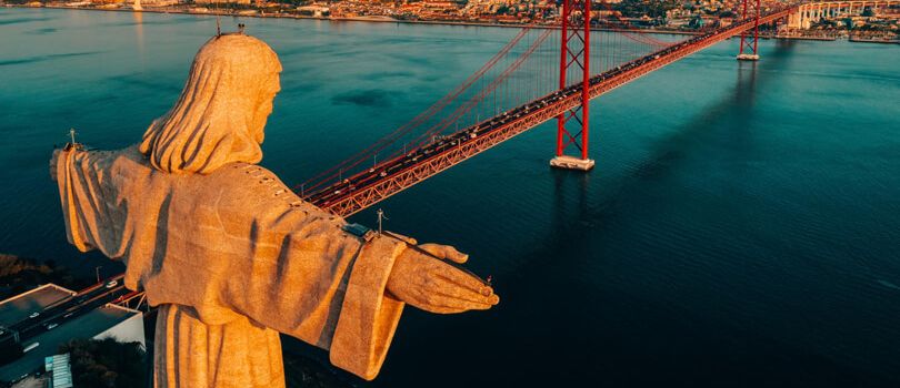 Almada’s Cristo Rei Statue