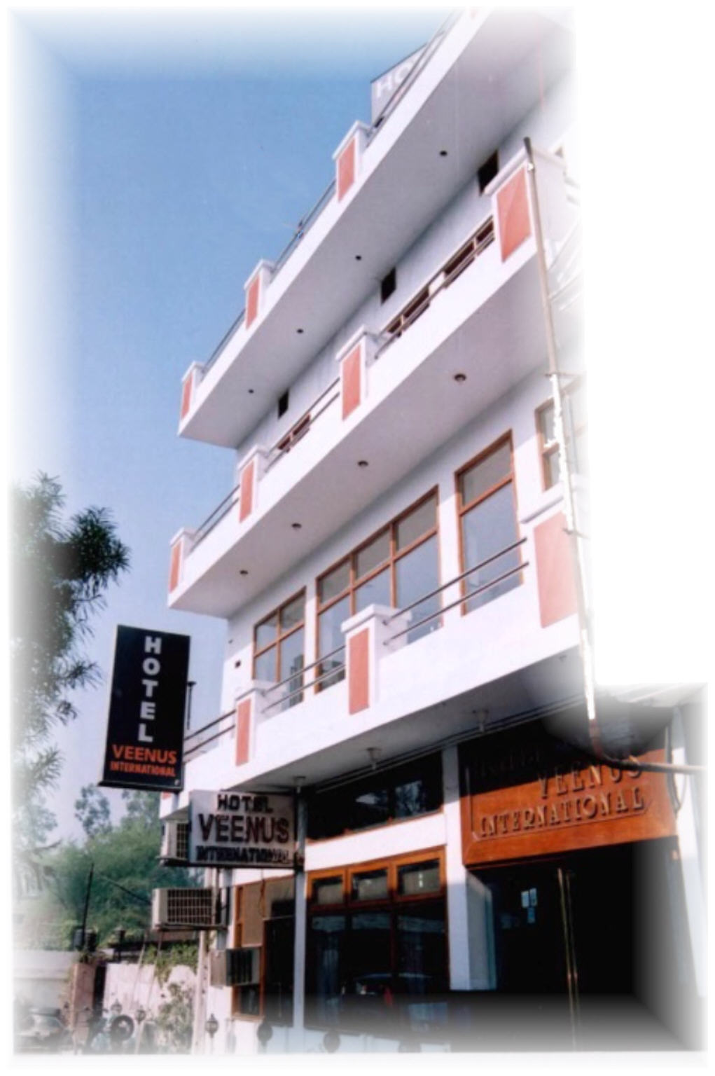 Hotel Veenus International, Deluxe Hotel in Amritsar