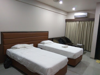 Metropolis Hotel
