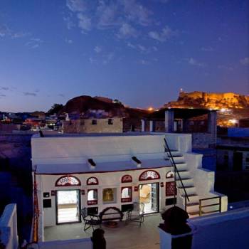 Roof Top Restaurant With Panaromic Fort View In Backdrop