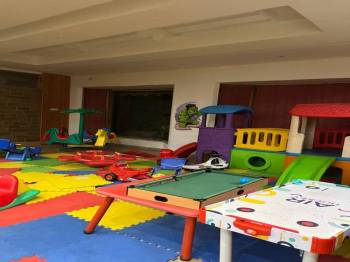 Child and kids indoor games