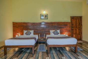 Spacious Twin-Bed Cottage