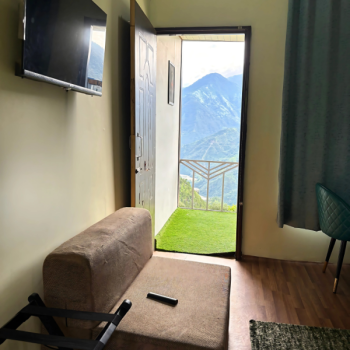 hills inn resort room