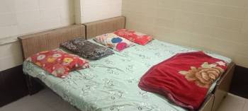 4 bed room
