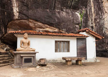 Aluvihare Rock Temple in Matale
