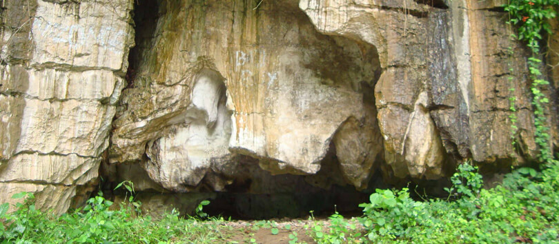 Amboni Caves