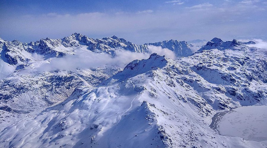 Apharwat Peak in Gulmarg