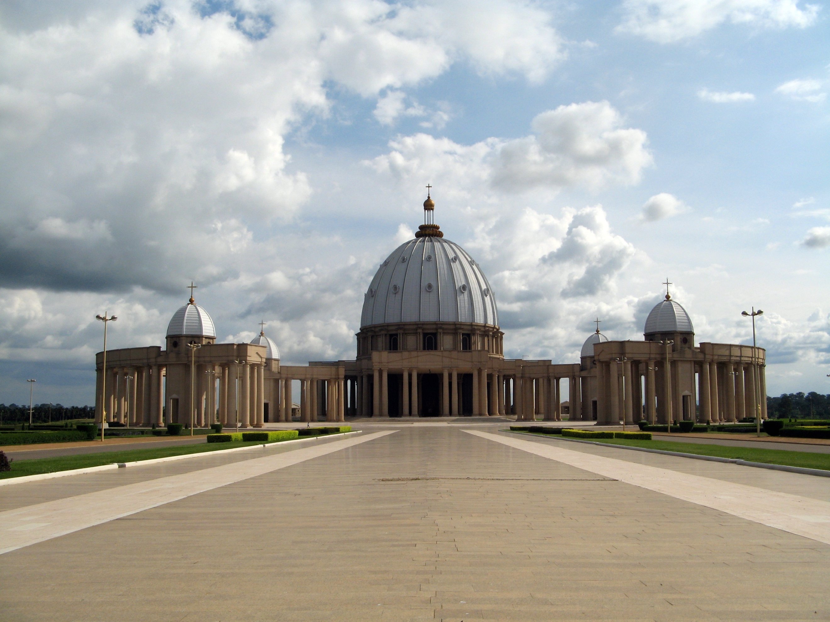 Basilica of Our Lady of Peace of Yamoussoukro in Yamoussoukro
