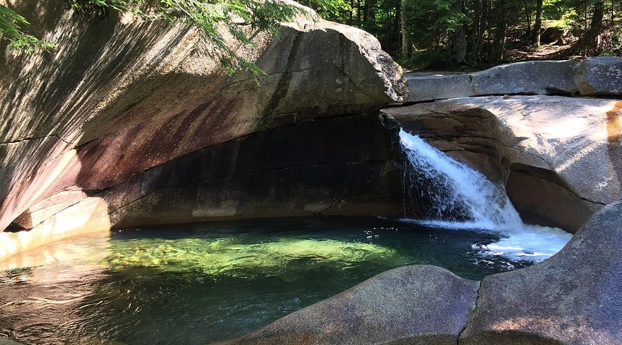 Basin Falls(The Bay) in Michigan