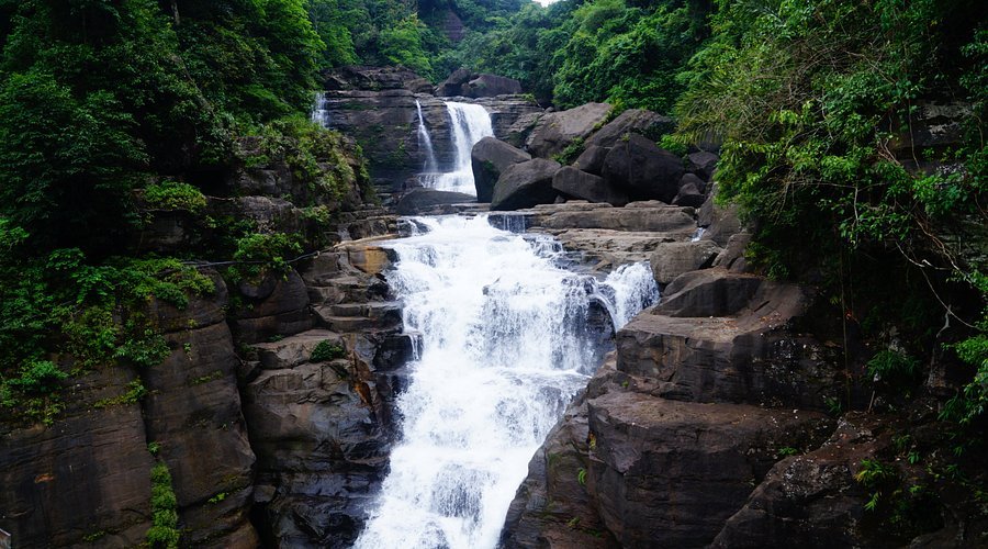 Bophill Falls in Dawki