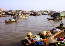 Cái Răng Floating Market in Can Tho