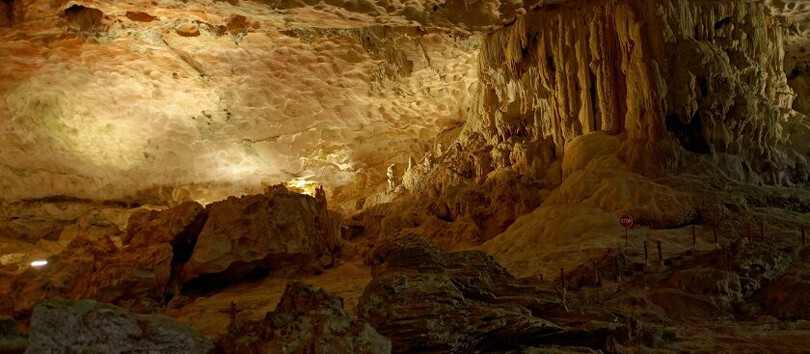 Dau Go Cave