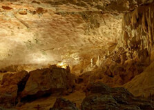 Dau Go Cave in Ha Long