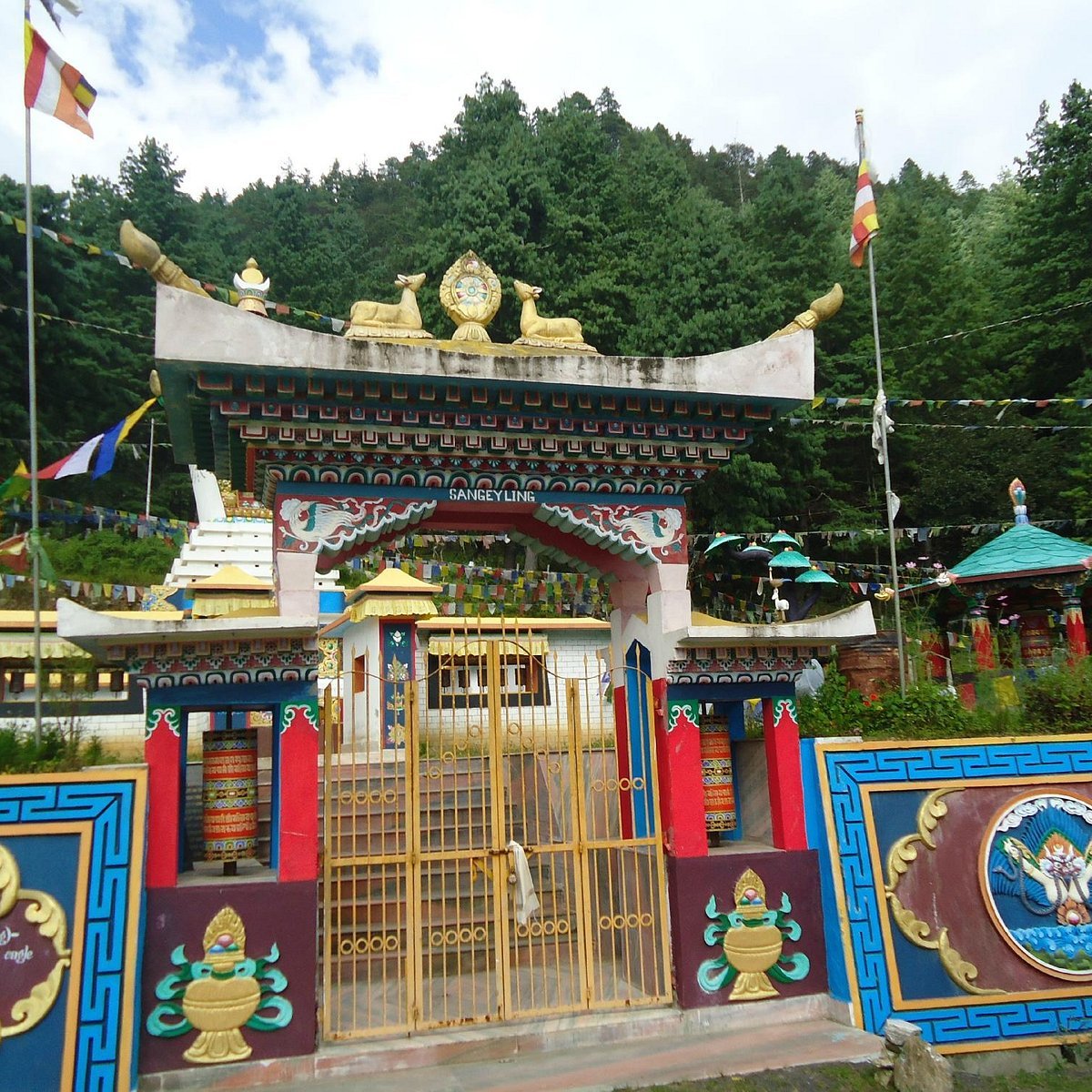 Dirang Dzong in Dirang