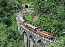 Ella Nine Arches Bridge in Badulla