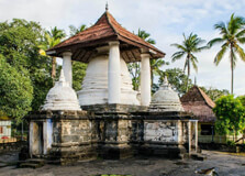 Gadaladeniya Temple in Matale