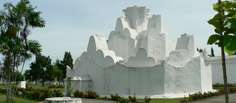 Gunongan Historical Park