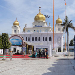 Gurdwara Fatehgarh Sahib in Amritsar