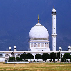 Hazratbal Mosque in Srinagar