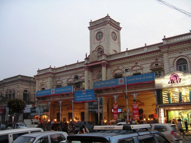 Hazratganj Market in Lucknow