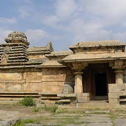 Hemakuta Hill Temple in Hampi