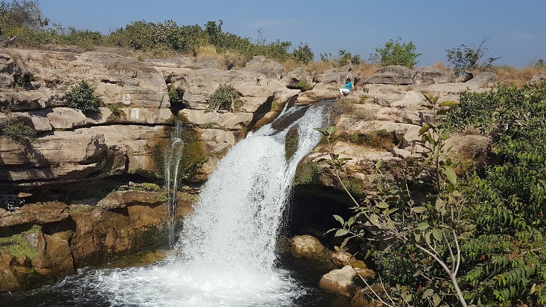 Jamjir Waterfall in Sasan
