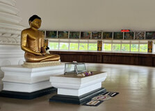 Kalutara Bodhiya in Mount Lavinia