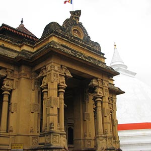 Kelaniya Raja Maha Vihara in Colombo