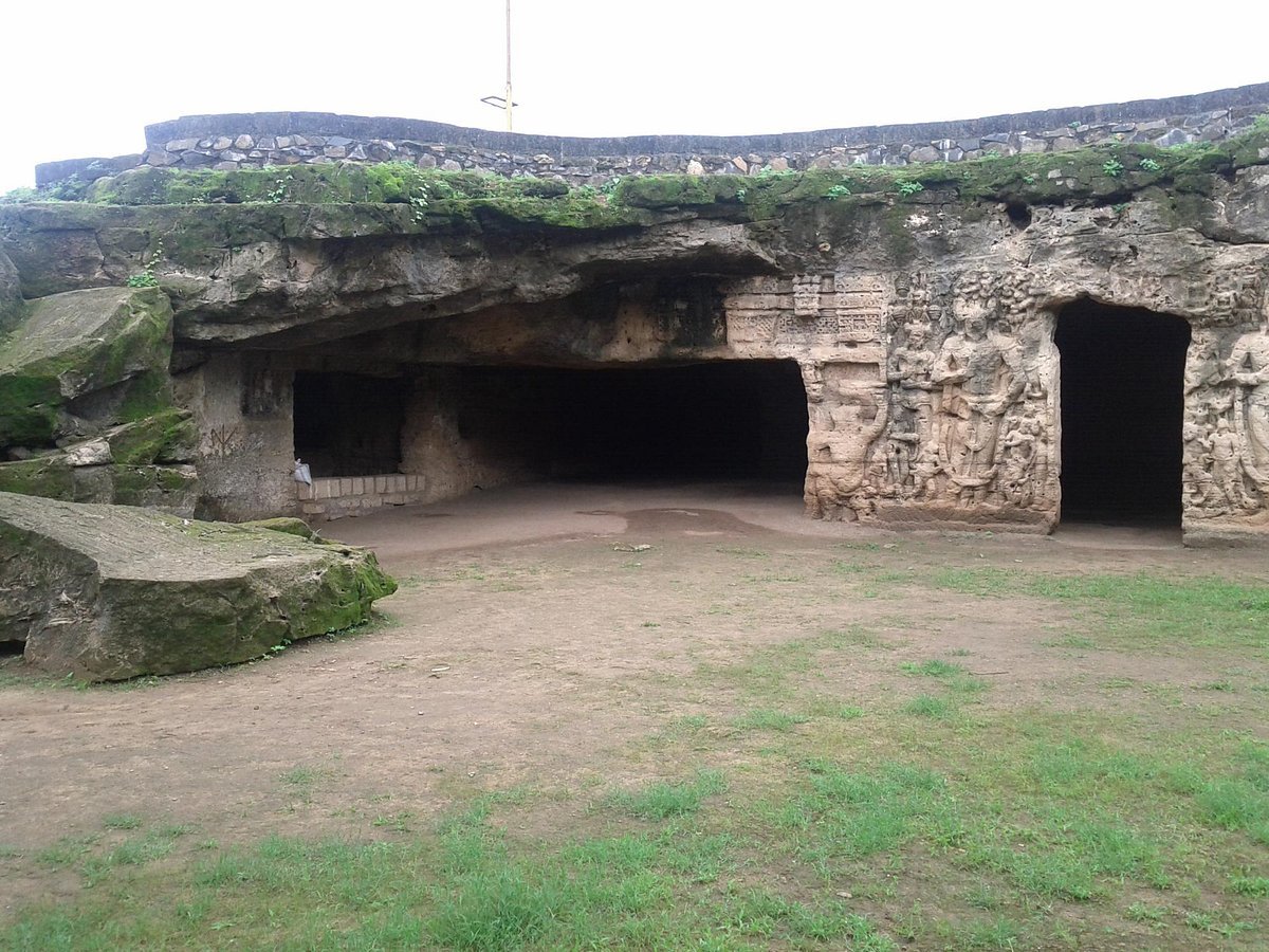 Khambhalida Caves in Rajkot