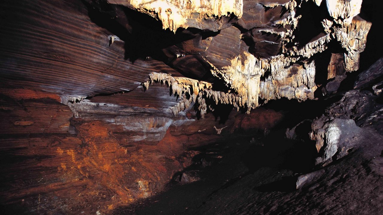 Kutumsar Caves in Bastar