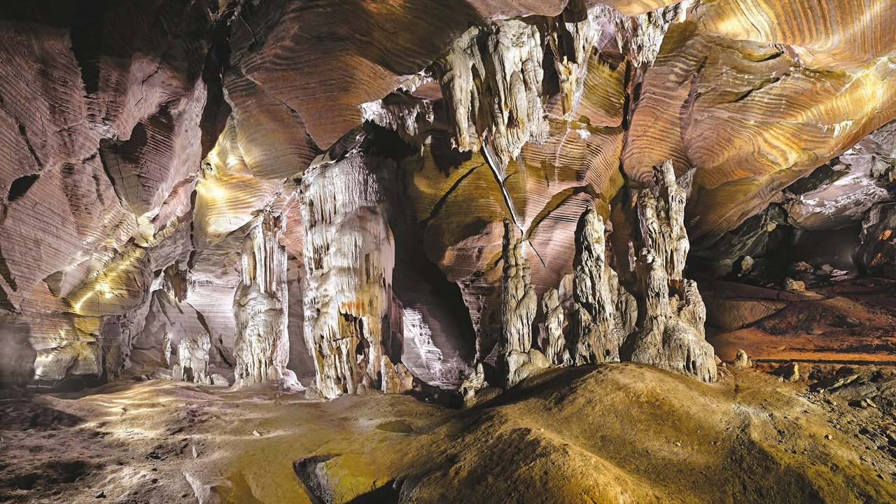 Kutumsar Caves in Jagdalpur